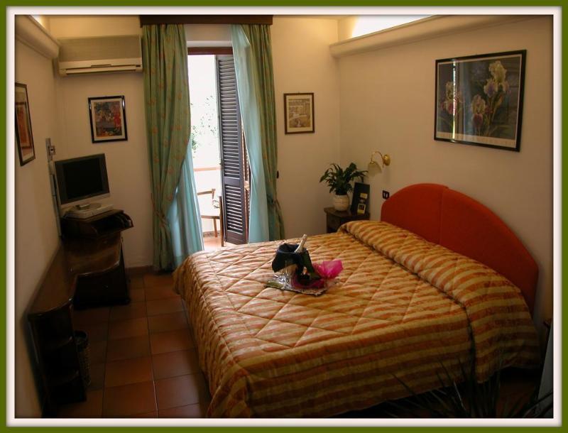 Santa Maria Giudice Hotel Ristorante Da Carlos المظهر الخارجي الصورة